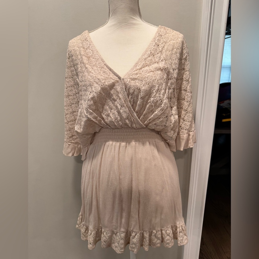 Promesa Lace Detail Romper in Soft Beige